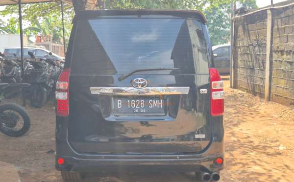 TOYOTA NAV1 V