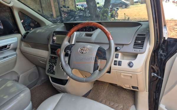 TOYOTA NAV1 V