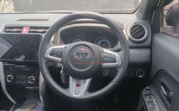 TOYOTA RUSH S