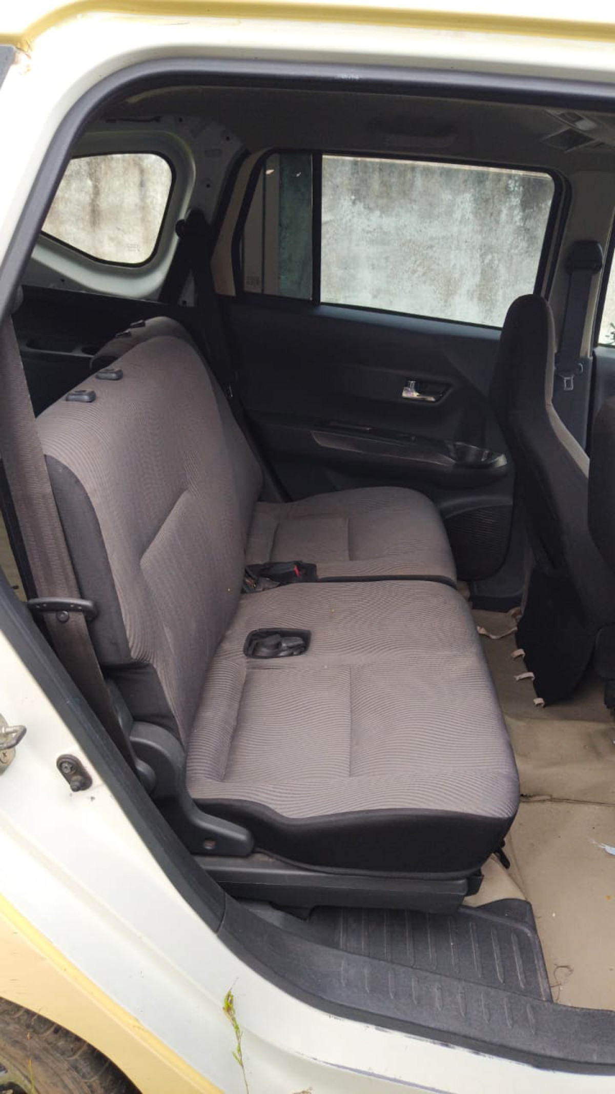DAIHATSU SIGRA  R