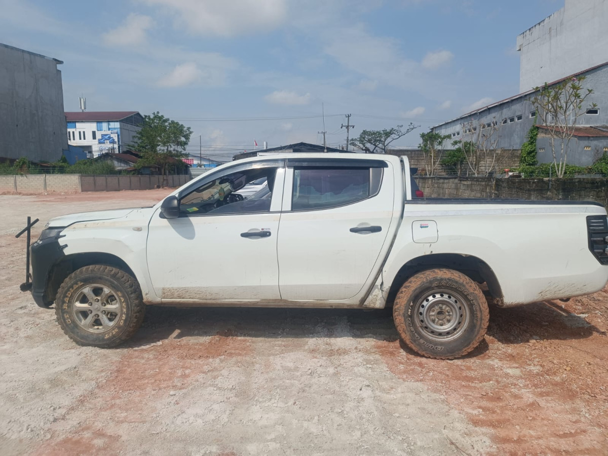 MITSUBISHI TRITON DC