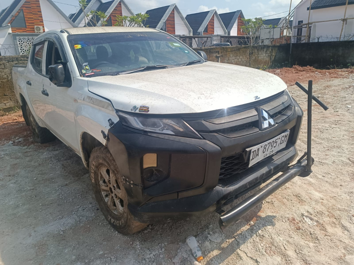 MITSUBISHI TRITON DC