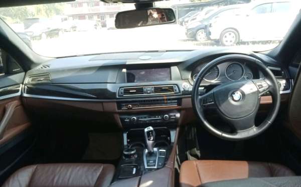 BMW 528i
