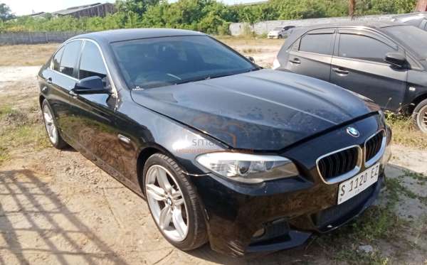 BMW 528i