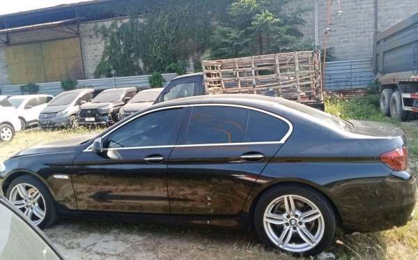 BMW 528i