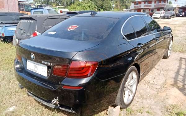 BMW 528i