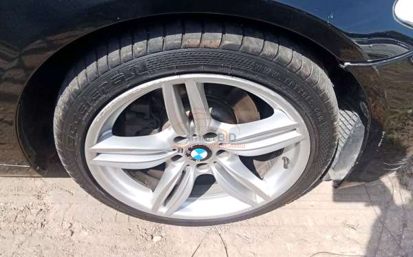 BMW 528i