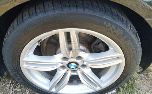BMW 528i