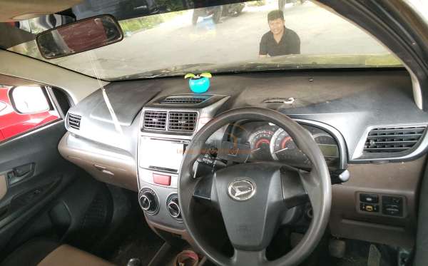 DAIHATSU XENIA