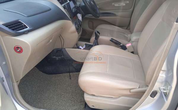 DAIHATSU XENIA X