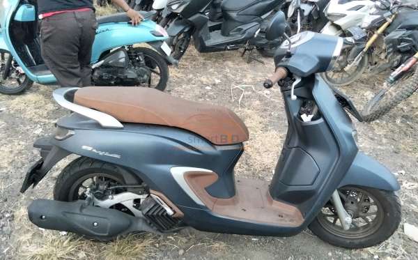 HONDA  STYLO