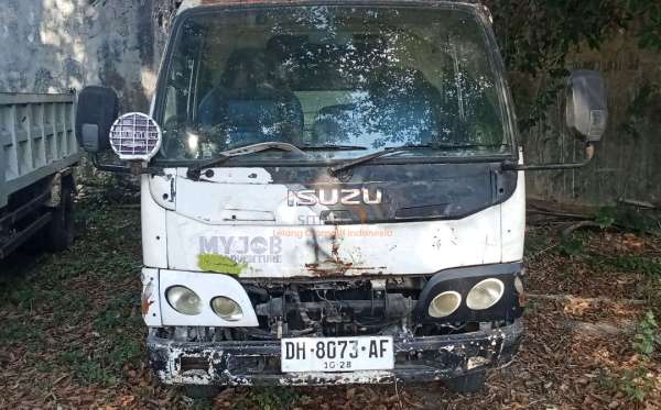 ISUZU  NKR  71 HD E2-2