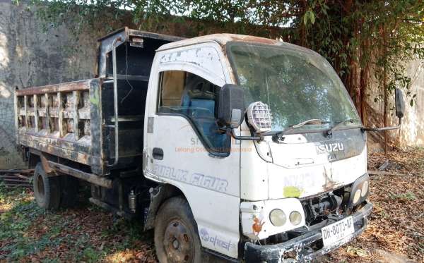 ISUZU  NKR  71 HD E2-2