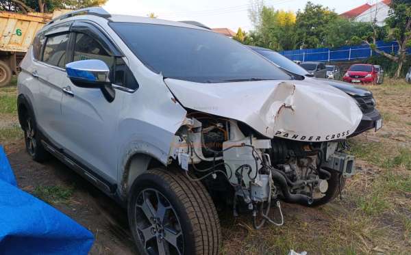 MITSUBISHI XPANDER CROSS 1.5L PLUS