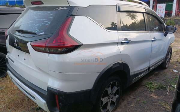 MITSUBISHI XPANDER CROSS 1.5L PLUS