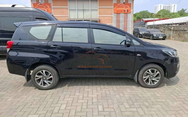 TOYOTA INNOVA G