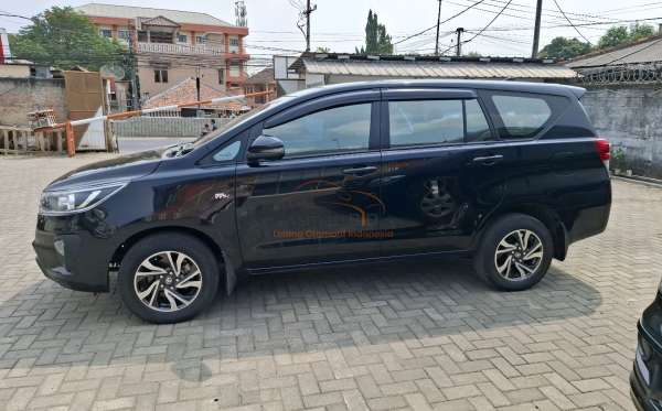 TOYOTA INNOVA G