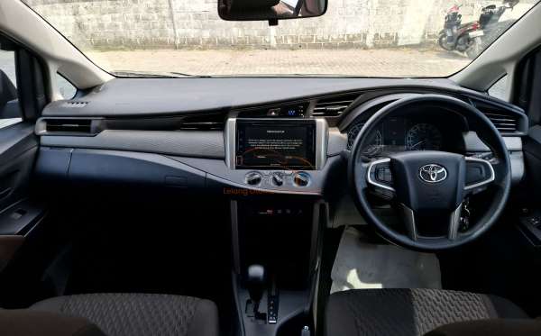 TOYOTA INNOVA G