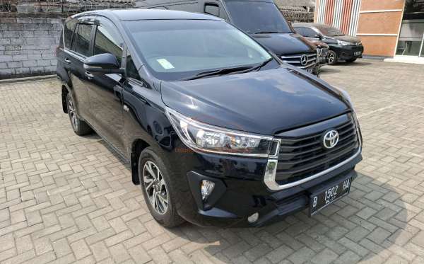 TOYOTA INNOVA G