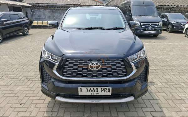TOYOTA INNOVA ZENIX V