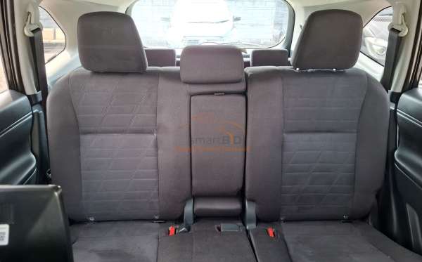 TOYOTA INNOVA ZENIX V