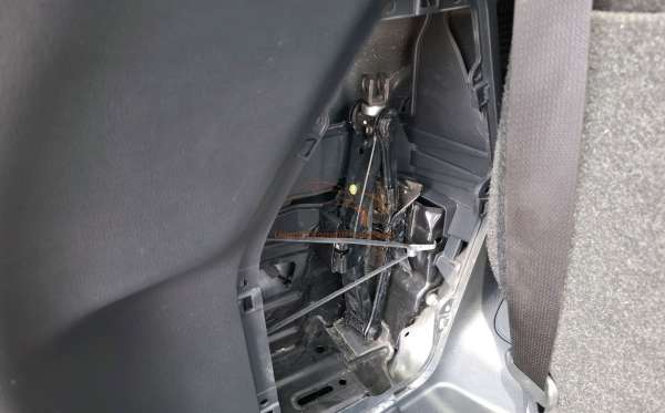 TOYOTA INNOVA ZENIX V
