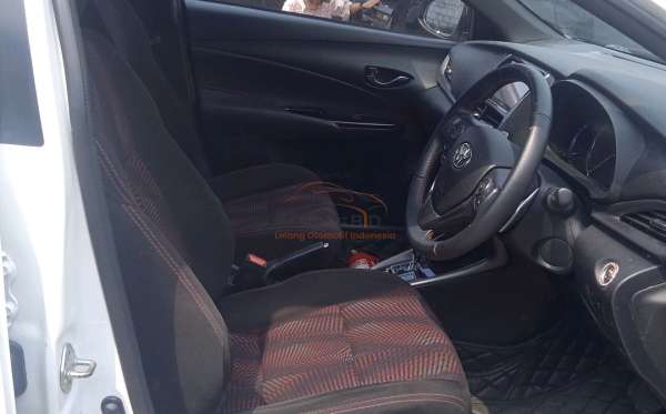 TOYOTA YARIS S