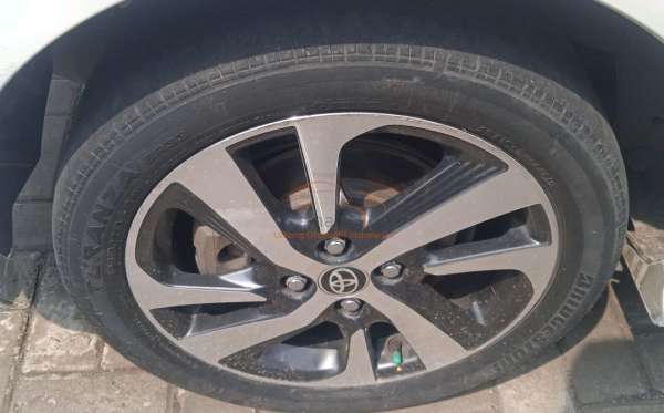TOYOTA YARIS S