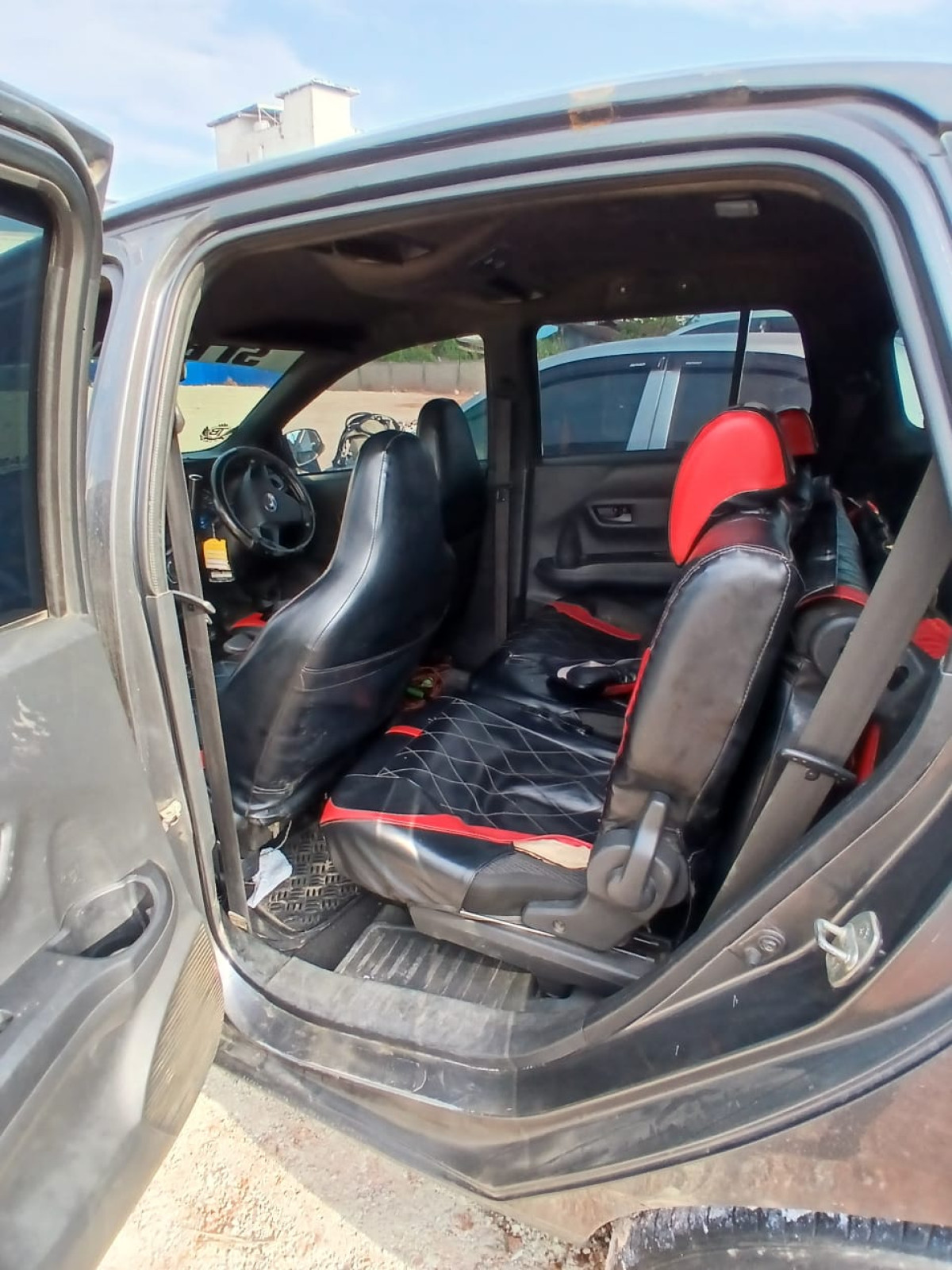 DAIHATSU SIGRA  M