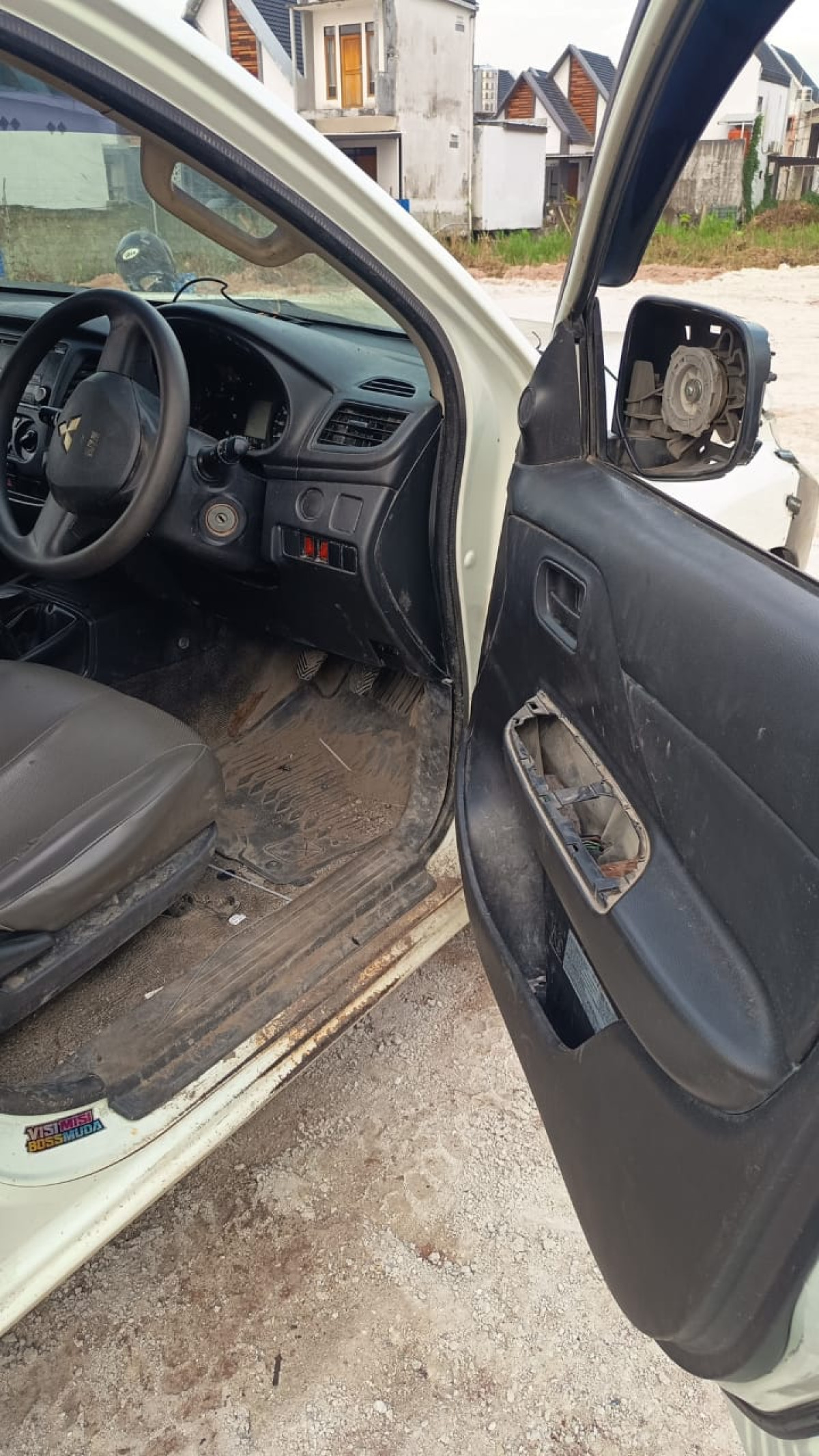 MITSUBISHI TRITON DC
