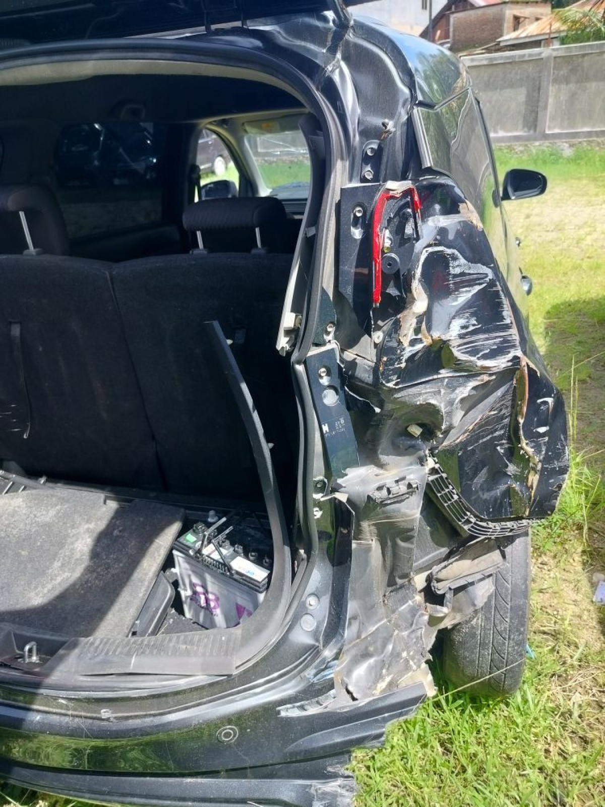 SUZUKI  ERTIGA  HX
