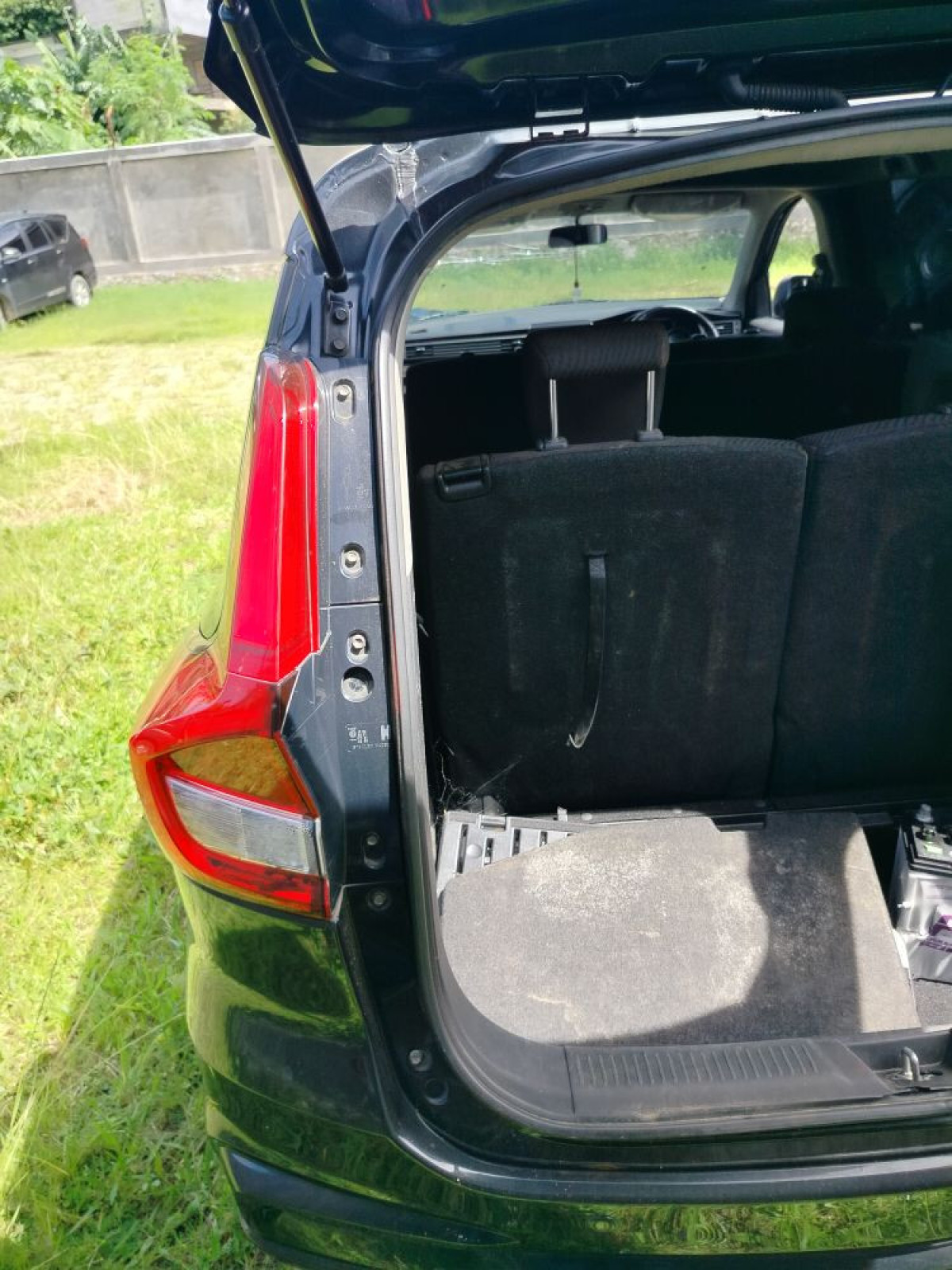 SUZUKI  ERTIGA  HX