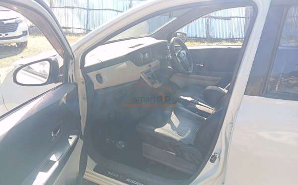 DAIHATSU SIGRA R