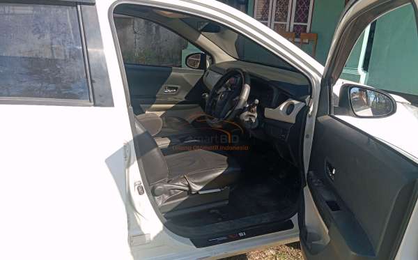 DAIHATSU SIGRA R
