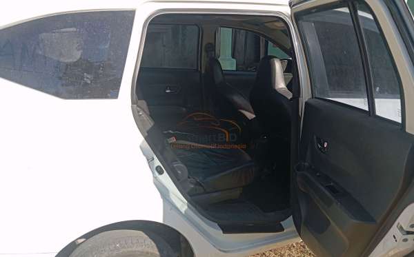 DAIHATSU SIGRA R