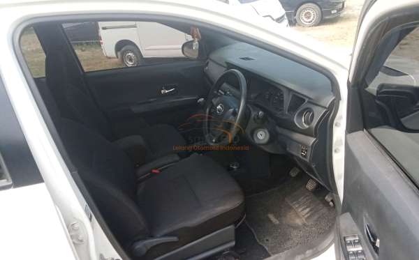 DAIHATSU  SIGRA  R