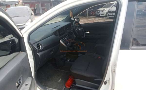 DAIHATSU  SIGRA  R