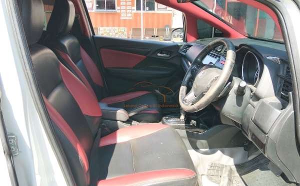 HONDA JAZZ GK5 1.5 RS