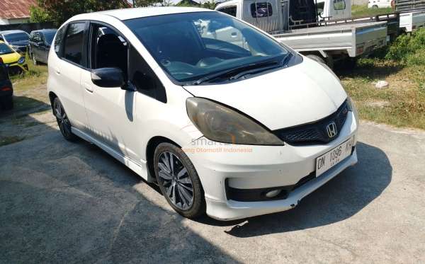 HONDA  JAZZ  GE8 1.5 E