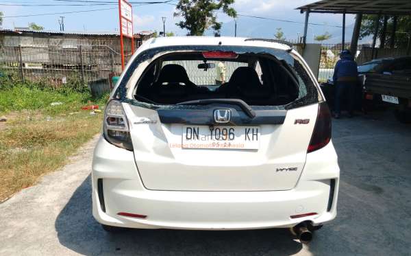 HONDA  JAZZ  GE8 1.5 E