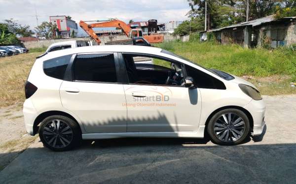 HONDA  JAZZ  GE8 1.5 E