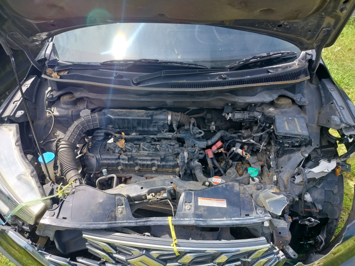 SUZUKI  ERTIGA  HX