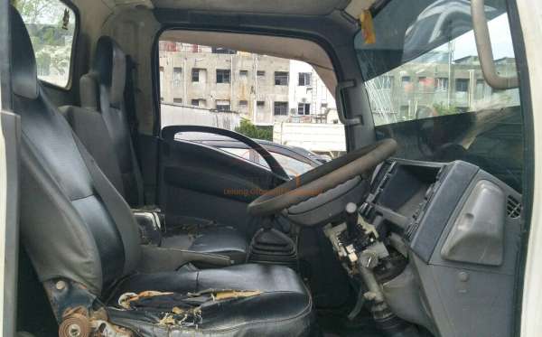 ISUZU NMR 71T HD 6.1