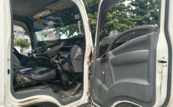 ISUZU NMR 71T HD 6.1