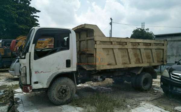 ISUZU NMR 71T HD 6.1