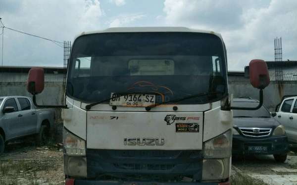 ISUZU NMR 71T HD 6.1