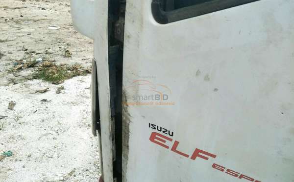 ISUZU NMR 71T HD 6.1