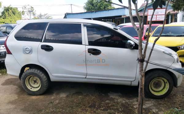 TOYOTA AVANZA