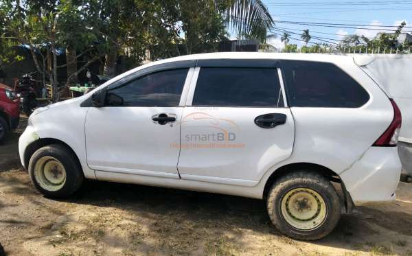 TOYOTA AVANZA