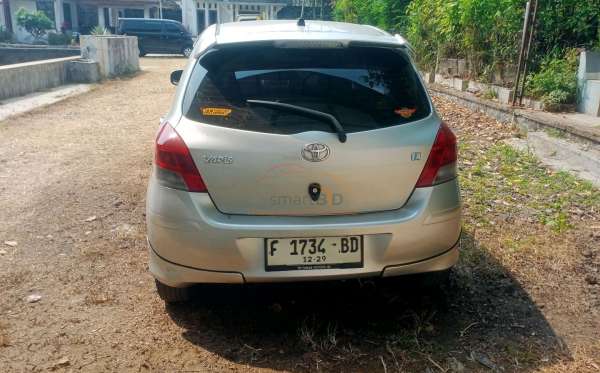TOYOTA YARIS E